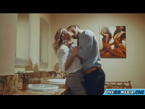 ❤️ Quan una rossa tetona et sedueix en un lavabo públic ❤️❌ Només porno al ca.appassistance.ru ❌❤